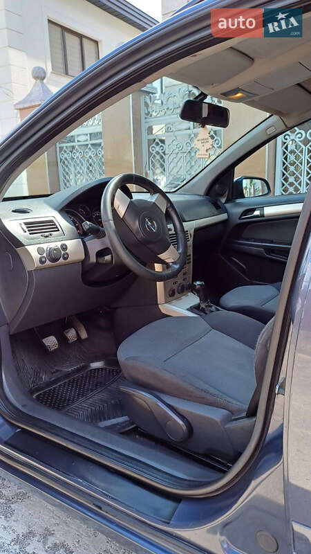Универсал Opel Astra 2007 в Тячеве