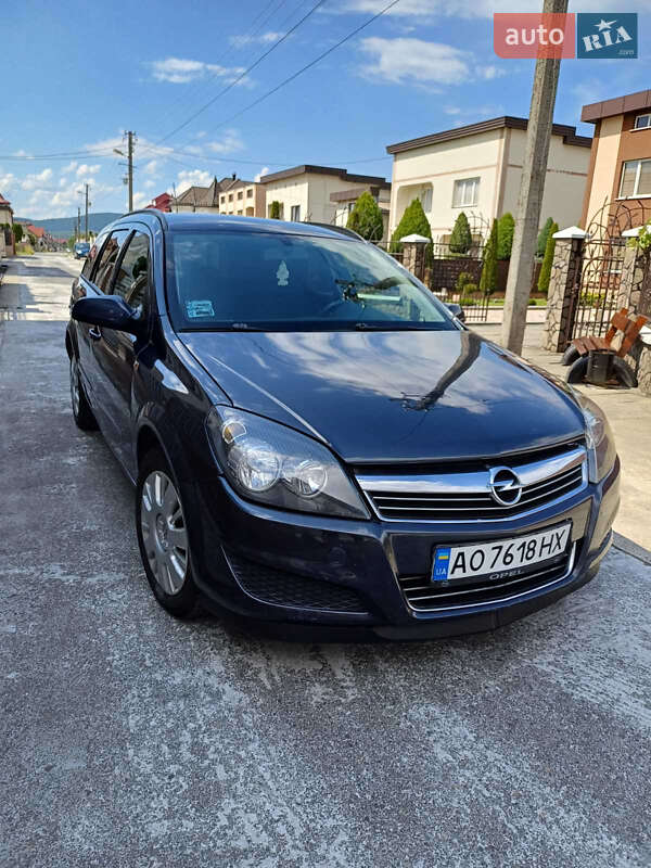 Универсал Opel Astra 2007 в Тячеве