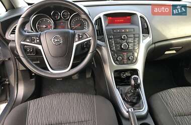 Универсал Opel Astra 2012 в 