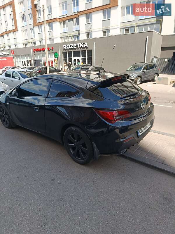 Хэтчбек Opel Astra 2013 в Вишневом