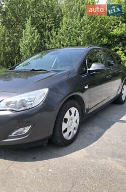 Универсал Opel Astra 2011 в 