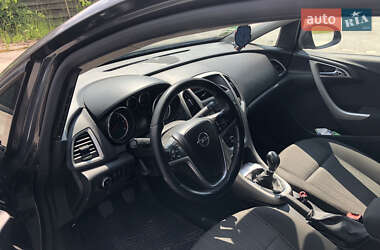 Универсал Opel Astra 2011 в 