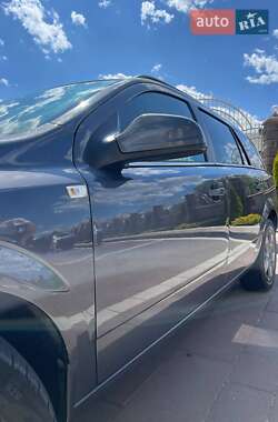 Универсал Opel Astra 2010 в 