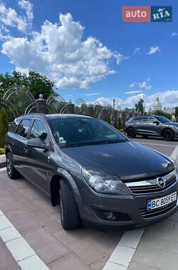 Универсал Opel Astra 2010 в 
