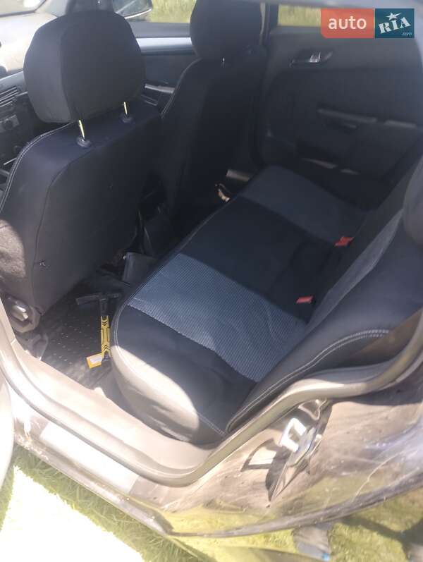 Универсал Opel Astra 2005 в Летичеве