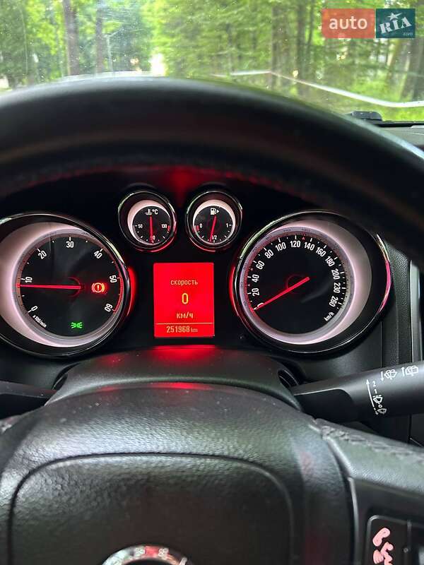 Универсал Opel Astra 2014 в Стрые