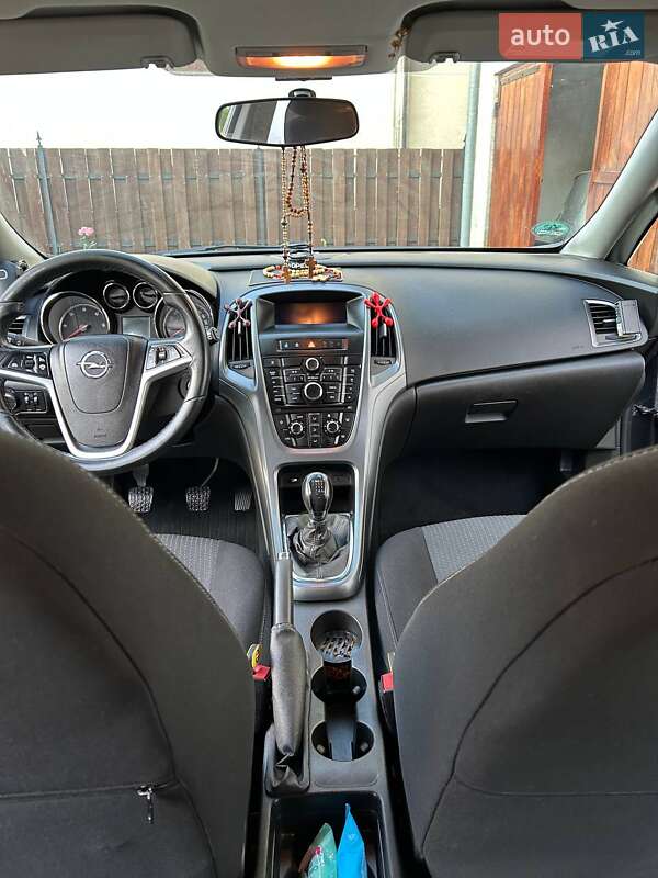 Универсал Opel Astra 2014 в Стрые
