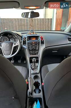 Универсал Opel Astra 2014 в 