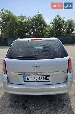 Универсал Opel Astra 2010 в 
