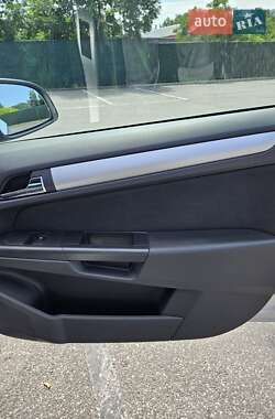Универсал Opel Astra 2010 в 