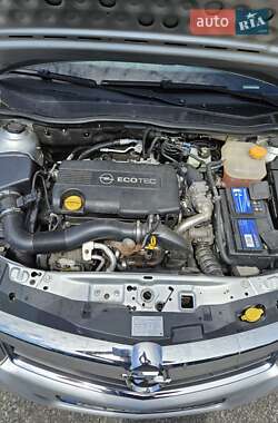 Универсал Opel Astra 2010 в 