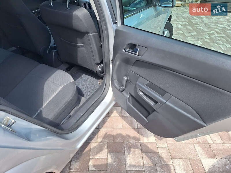 Универсал Opel Astra 2009 в Виннице