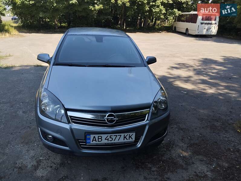 Хэтчбек Opel Astra 2008 в Виннице