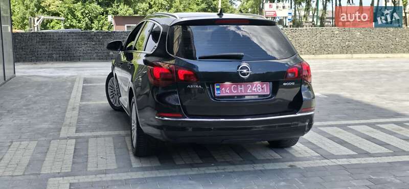 Универсал Opel Astra 2015 в Стрые