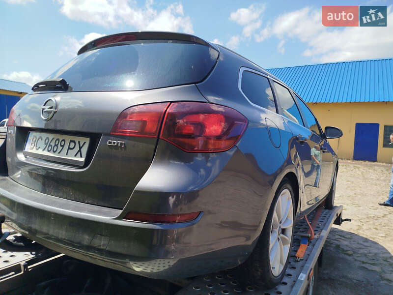 Универсал Opel Astra 2011 в Радехове