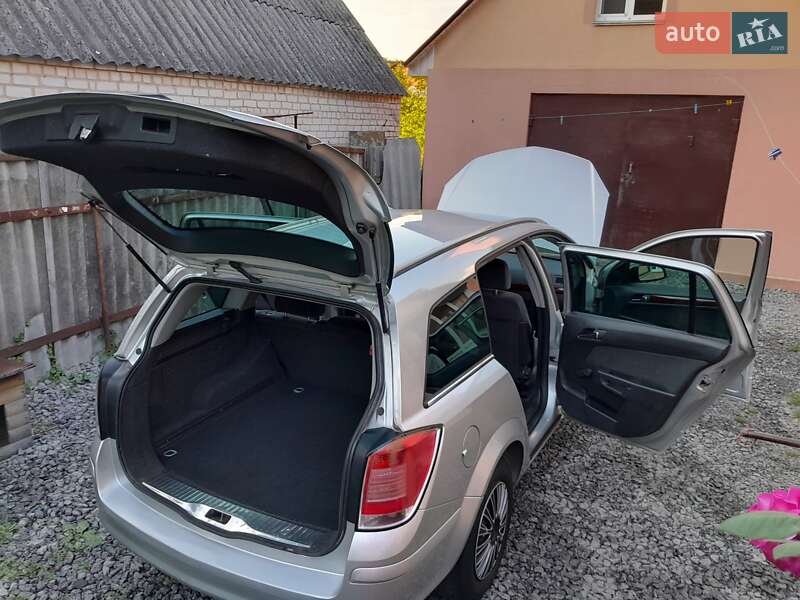 Универсал Opel Astra 2004 в Бердичеве