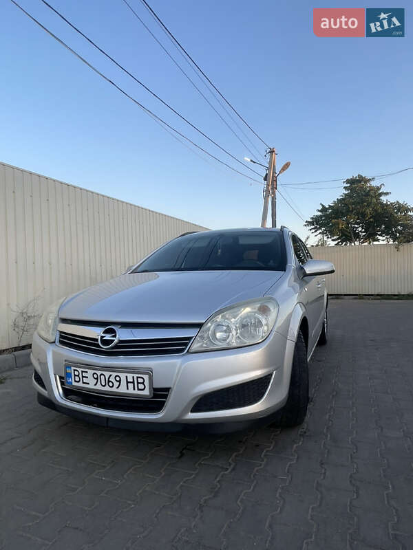 Универсал Opel Astra 2008 в Одессе