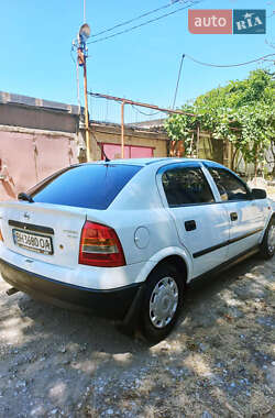 Хэтчбек Opel Astra 1998 в 