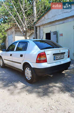 Хэтчбек Opel Astra 1998 в 