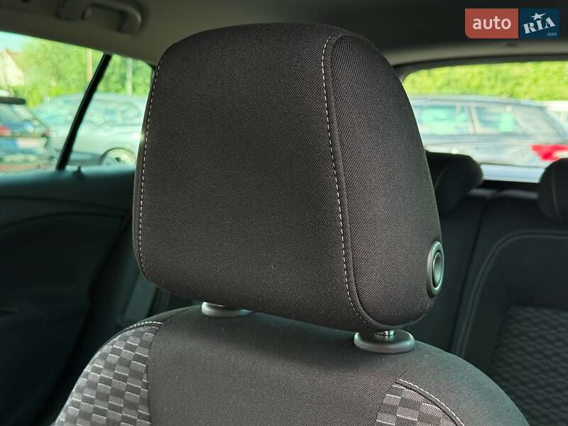 Универсал Opel Astra 2016 в Луцке