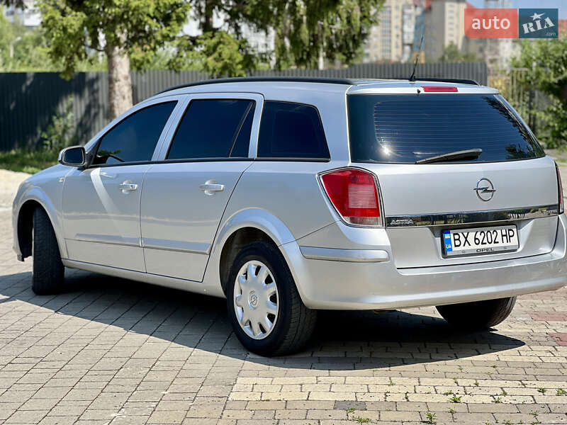 Універсал Opel Astra 2005 в Івано-Франківську
