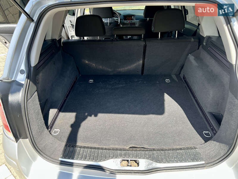 Універсал Opel Astra 2005 в Івано-Франківську