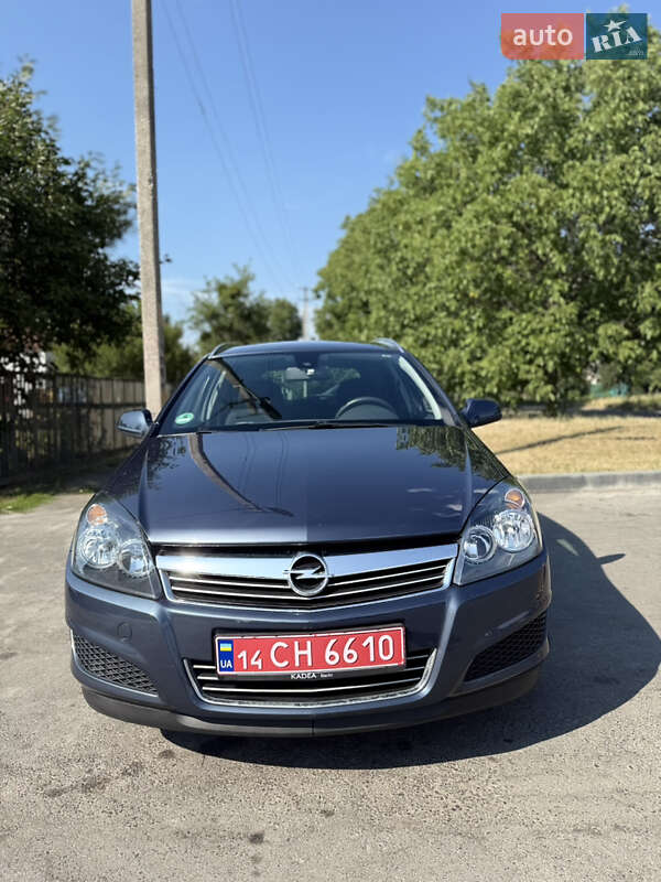 Универсал Opel Astra 2010 в Звенигородке