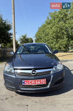 Універсал Opel Astra 2010 в 