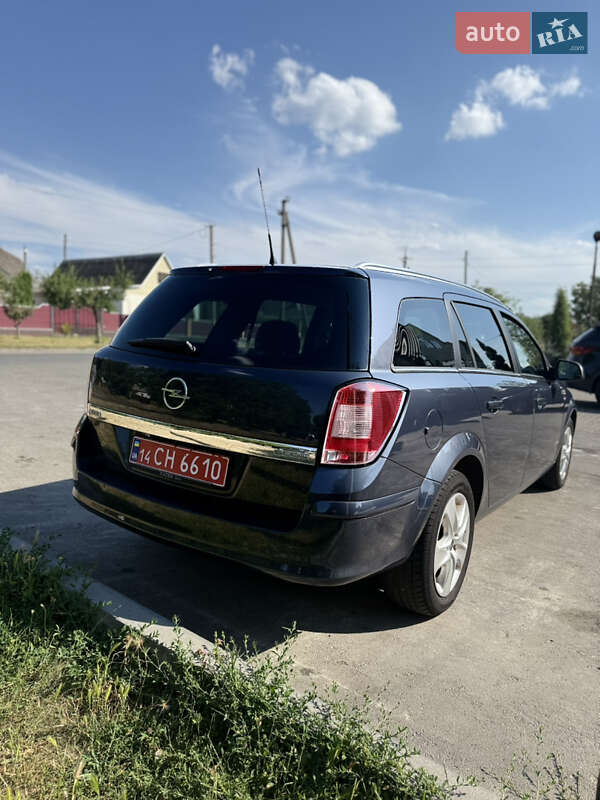 Универсал Opel Astra 2010 в Звенигородке