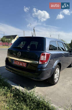 Універсал Opel Astra 2010 в 