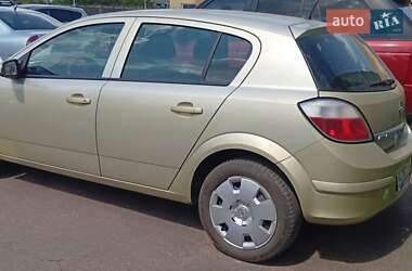 Хэтчбек Opel Astra 2005 в Здолбунове
