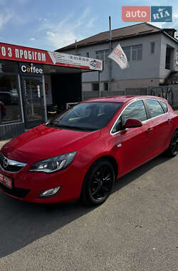 Хэтчбек Opel Astra 2011 в Каменке