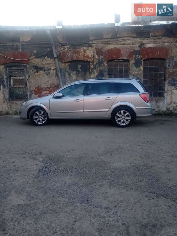 Универсал Opel Astra 2006 в Львове