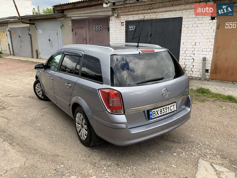 Универсал Opel Astra 2009 в Житомире