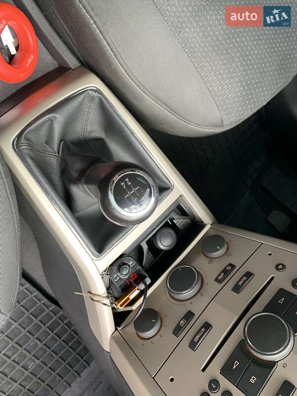 Универсал Opel Astra 2009 в Житомире