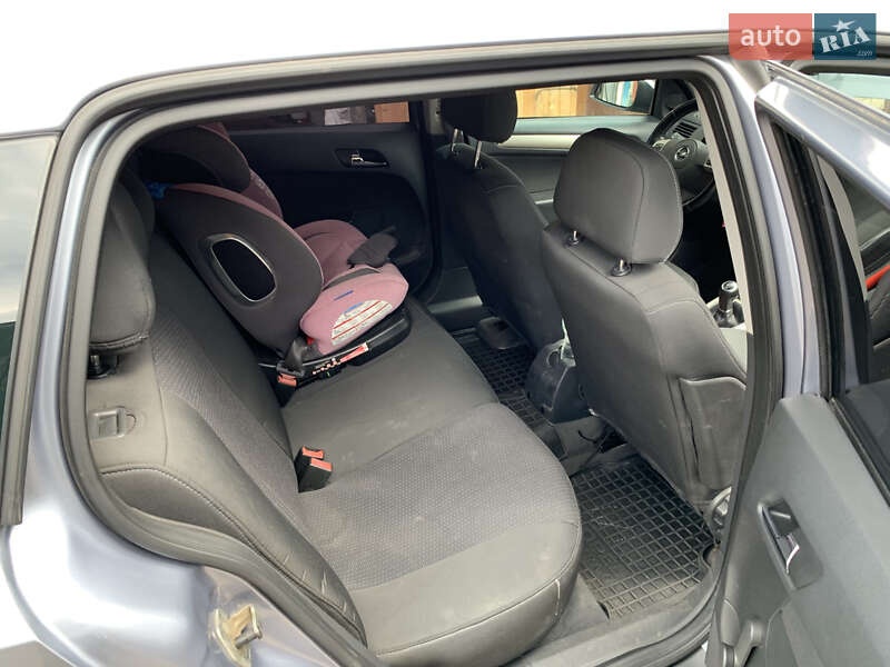 Универсал Opel Astra 2009 в Житомире
