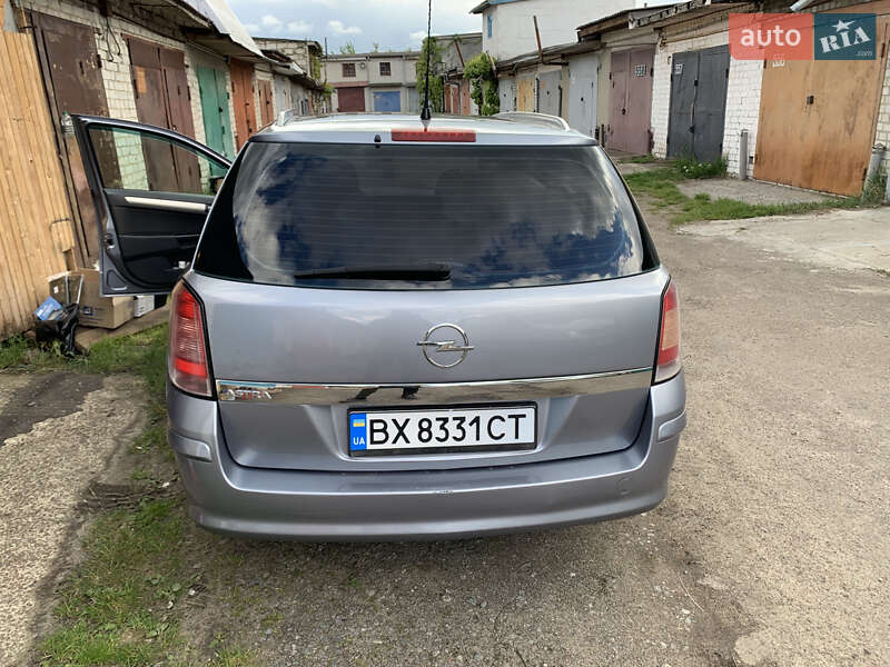 Универсал Opel Astra 2009 в Житомире