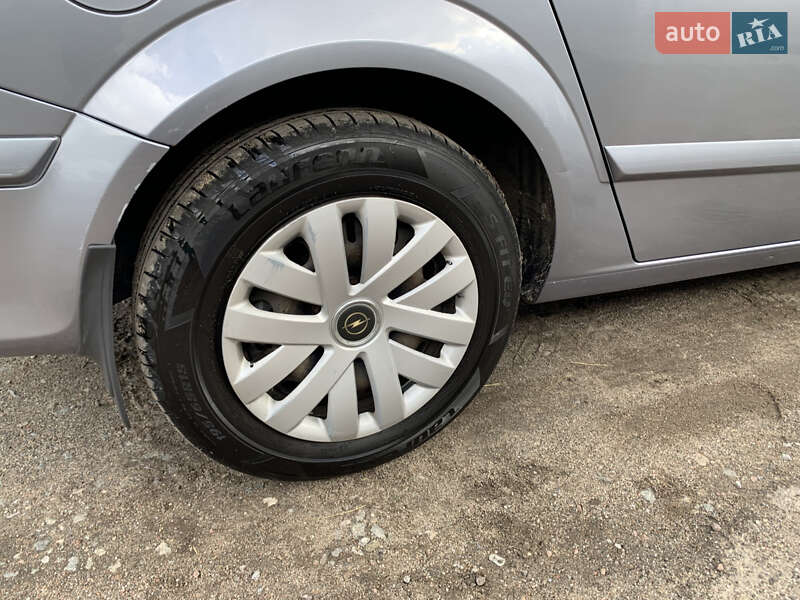Универсал Opel Astra 2009 в Житомире