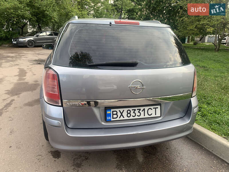 Универсал Opel Astra 2009 в Житомире