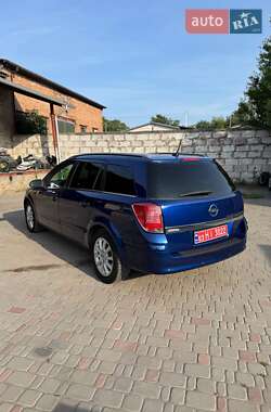 Универсал Opel Astra 2005 в Луцке