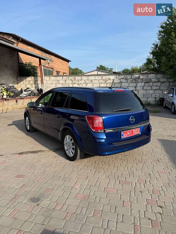 Универсал Opel Astra 2005 в Луцке