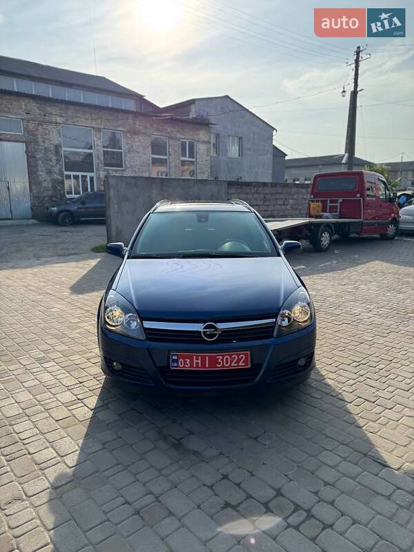 Универсал Opel Astra 2005 в Луцке