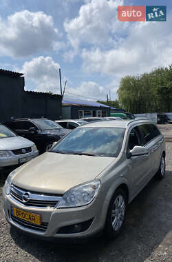 Универсал Opel Astra 2010 в Луцке