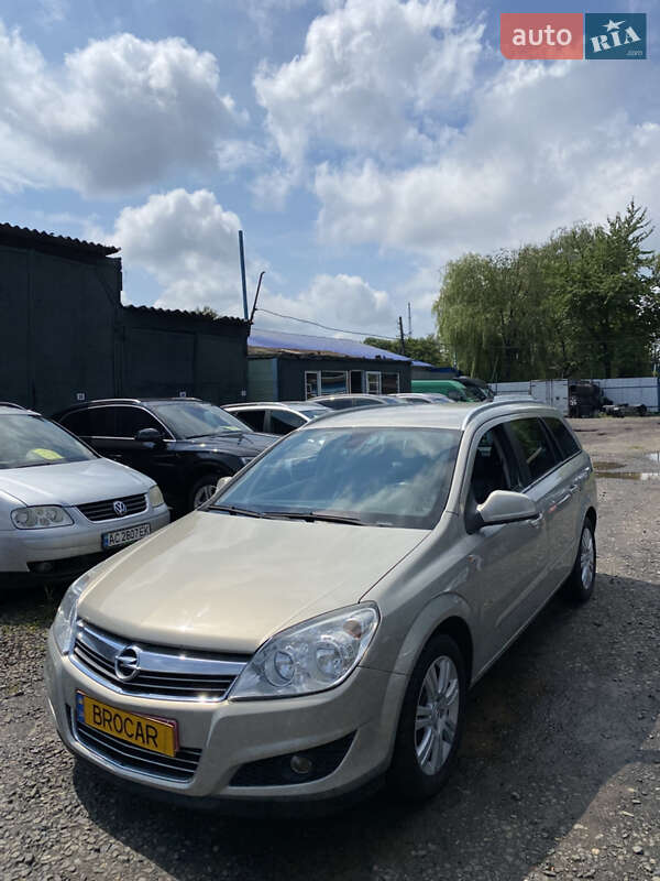 Opel Astra 2010