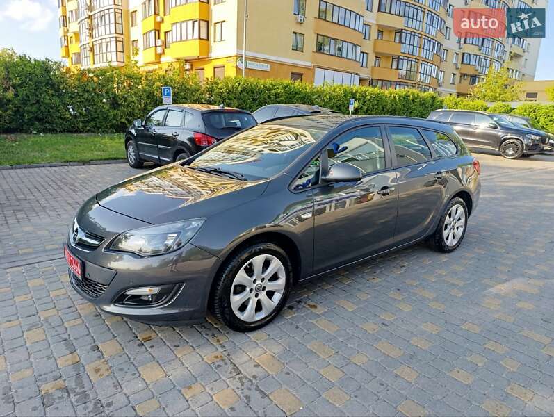 Универсал Opel Astra 2015 в Львове