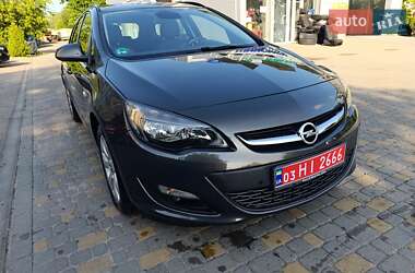 Универсал Opel Astra 2015 в Львове