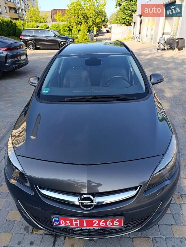 Универсал Opel Astra 2015 в Львове