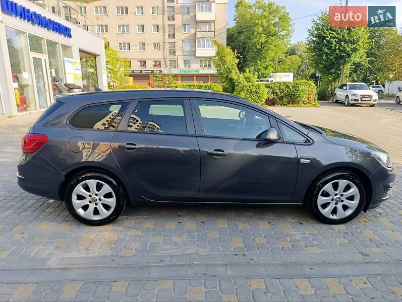 Универсал Opel Astra 2015 в Львове