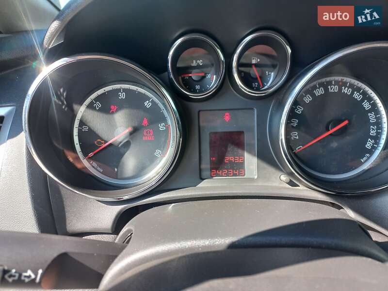 Универсал Opel Astra 2011 в Киеве
