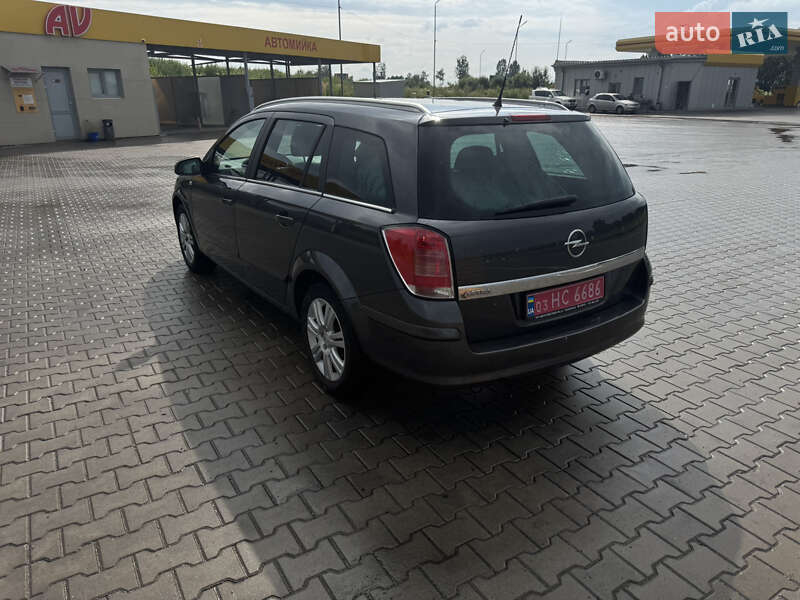 Универсал Opel Astra 2009 в Луцке